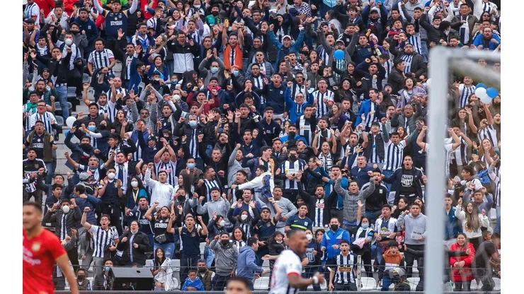 Los hinchas de Alianza llenaron el estadio