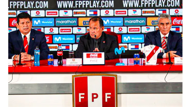 Agustín Lozano brindó declaraciones tras consejo de la FPF.