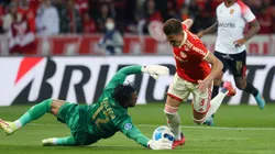 Carlos Cáceda galardonado como el mejor de la Copa Sudamericana