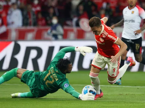 Carlos Cáceda galardonado como el mejor de la Copa Sudamericana