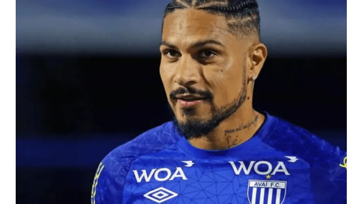 Mejor que nunca: Paolo Guerrero entrena a full en Avaí de Brasil