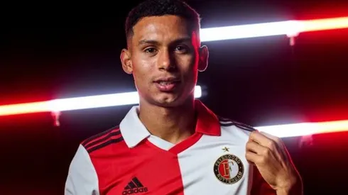 López con la camiseta de su nuevo equipo