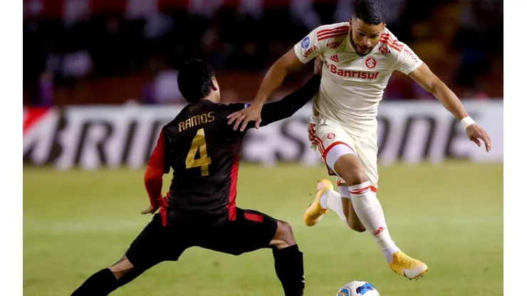 Melgar va por el golpe a Porto Alegre