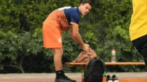 Hinchas lo critican: Alejandro Duarte captado jugando torneo de exalumnos