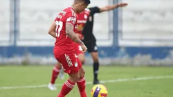 El penal de Yoshimar Yotún fallado por picarla debió ser repetido