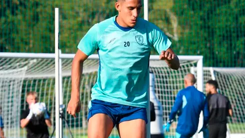 Alex Valera viene rompiéndola en los entrenamiento de Al-Fateh, esta vez se lució con un golazo. Foto: Al-Fateh