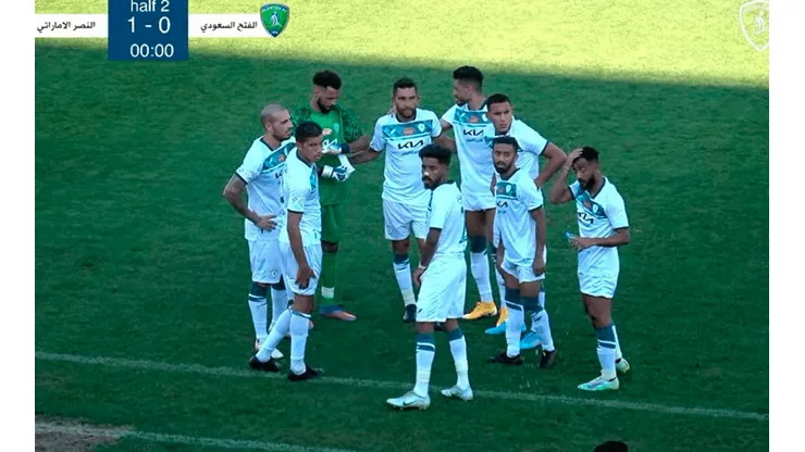 Alex Valera sumó sus primeros minutos con Al-Fateh en duelo amistoso de pretemporada. Foto: Difusión