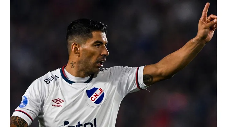 Suárez ingresó en el segundo tiempo del duelo entre Nacional ante Atlético Goianiense. (Foto: Getty Images)