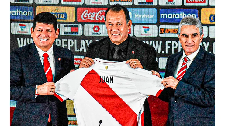 Juan Reynoso oficializó a su comando técnico.