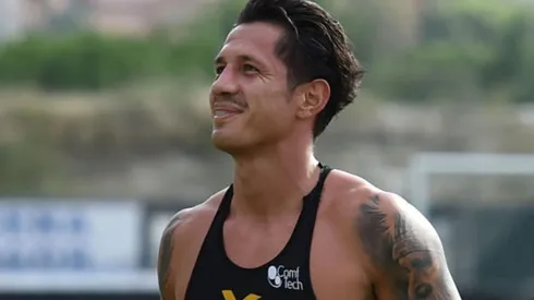 Gianluca Lapadula debutó con gol en amistoso internacional entre Cagliari vs Leeds United. Foto: GLR