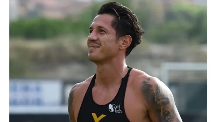 Gianluca Lapadula debutó con gol en amistoso internacional entre Cagliari vs Leeds United. Foto: GLR