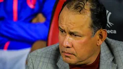 Solo falta la firma: ¿qué día se anunciará a Reynoso como DT de Perú? (Foto: Getty Images)