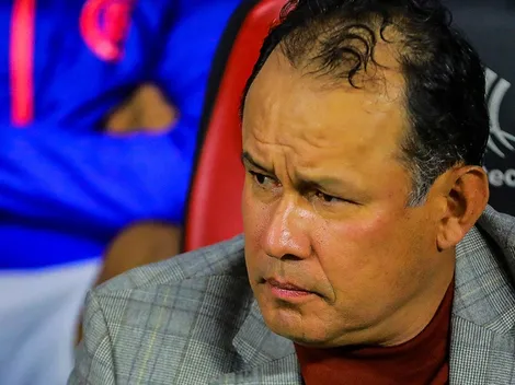 Solo falta la firma: ¿qué día se anunciará a Reynoso como DT de Perú?