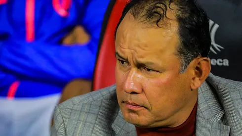 Solo falta la firma: ¿qué día se anunciará a Reynoso como DT de Perú? (Foto: Getty Images)