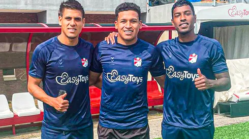 Los tres futbolistas peruanos del Emmen FC.