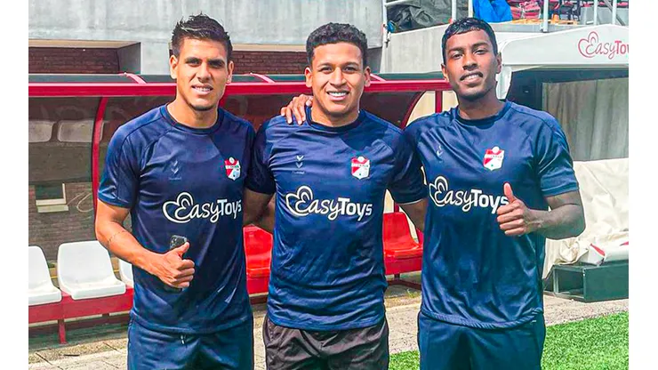 Los tres futbolistas peruanos del Emmen FC.