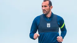 Hernán Barcos pide unión en Alianza Lima tras triunfo ante Alianza Atlético. (Foto: Twitter Alianza Lima)