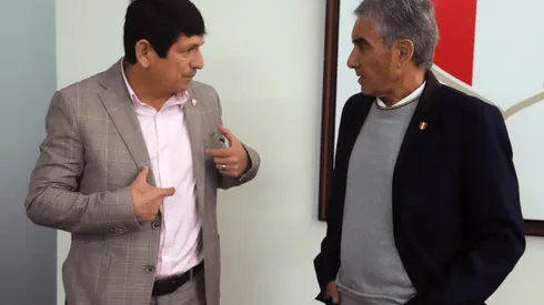 Juan Carlos Oblitas aceptó continuar en la 'FPF'