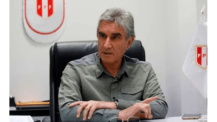 Juan Carlos Oblitas regresaría a trabajar para la FPF por una importante razón. Foto: FPF