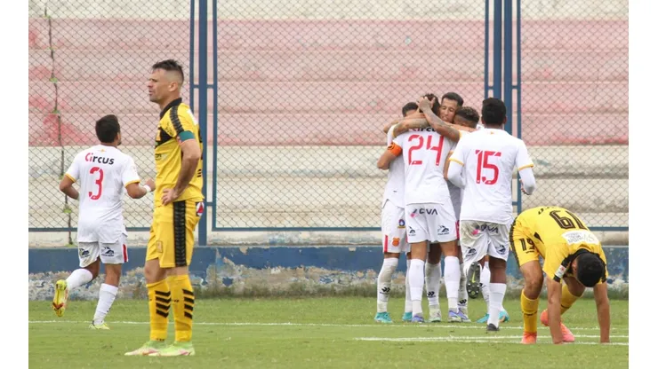 Atlético Grau le remontó el partido a la Academia Cantolao y se quedó con el triunfo por 2-1 en Villa el Salvador. Foto: Liga de Fútbol Profesional