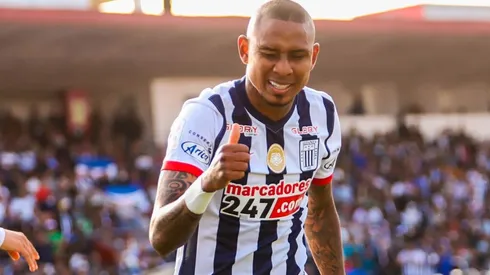 Luego de su gol, Arley se inclinó por su preferido en Alianza. (Foto: Liga de Fútbol Profesional)