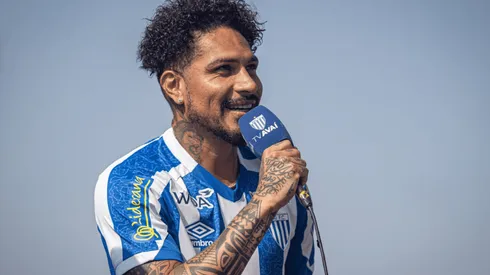 Paolo Guerrero fue presentado oficialmente en el Avaí de Brasil