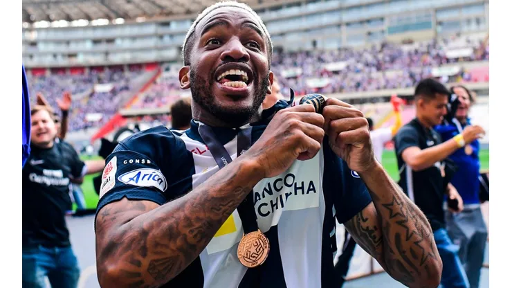 Carlos Bustos habló sobre la interna de Alianza Lima: “Jefferson Farfán es importante en el grupo”. (Foto: Liga de Fútbol Profesional)
