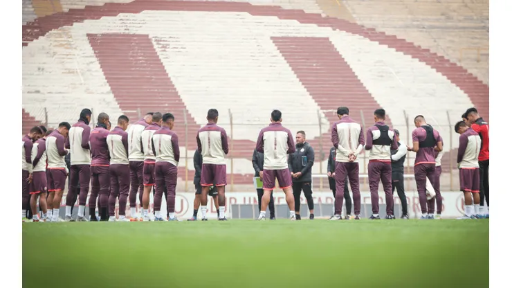 Universitario de Deportes sale con este equipo titular vs. Carlos Stein