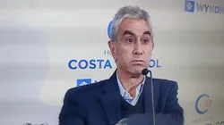 La cara de Oblitas ante la intervención de Valencia