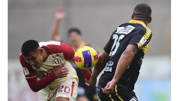 Alex Valera sigue en la U
