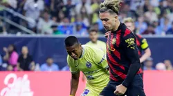 "Es una vergüenza": Pedro Aquino es duramente criticado por su juego ante Manchester City de Pep Guardiola. (Foto: Getty Images)