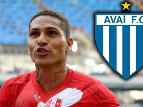 Paolo Guerrero y su primera foto oficial con Avaí