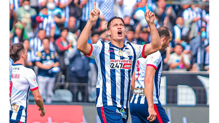 Cristian Benavente marcó uno de los goles, pero fue expulsado en la segunda mitad.