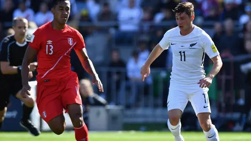 Marco Rojas jugando ante Perú