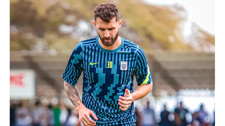 Gino Peruzzi debutó ante Atlético Grau