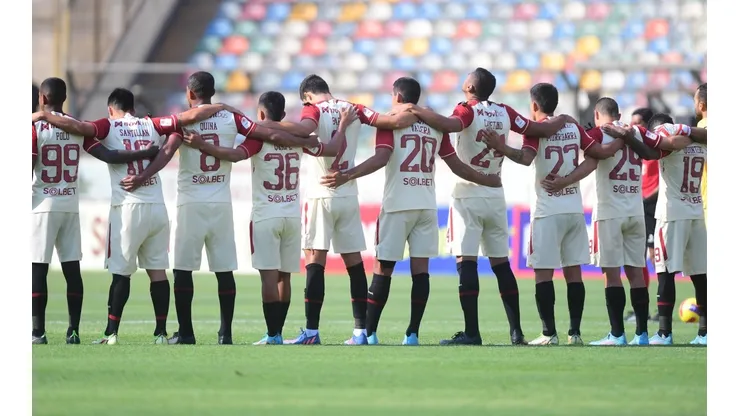 La U busca armar su plantel
