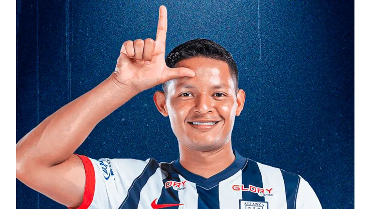 El zaguero disputa su segunda temporada con la casaquilla 'Blanquiazul'.
