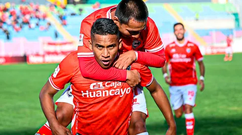 Josué Estrada anotó un golazo tras una excelente jugada previa.
