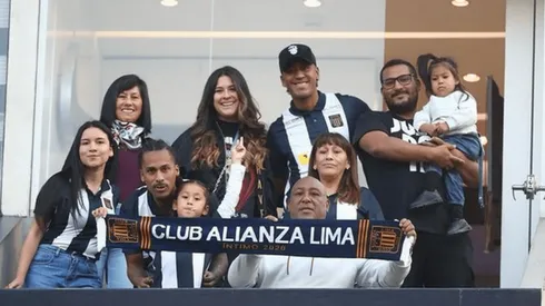 Renato Tapia con los colores de Alianza