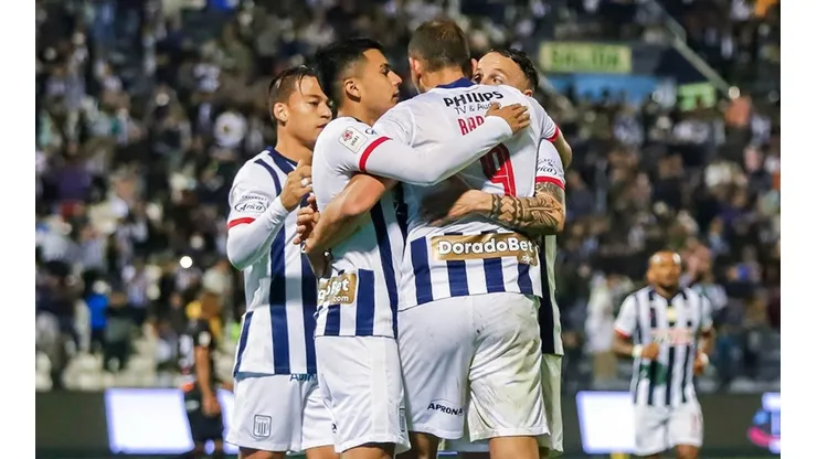 Con goles de Hernán Barcos y Pablo Lavandeira, Alianza Lima derrotó 2-0 a Ayacucho FC. (Foto: Twitter Alianza Lima)