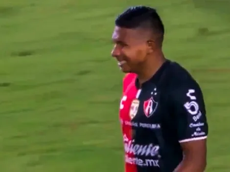 "¡Para qué cobra un peruano!": Flores erró penal y le llovieron críticas