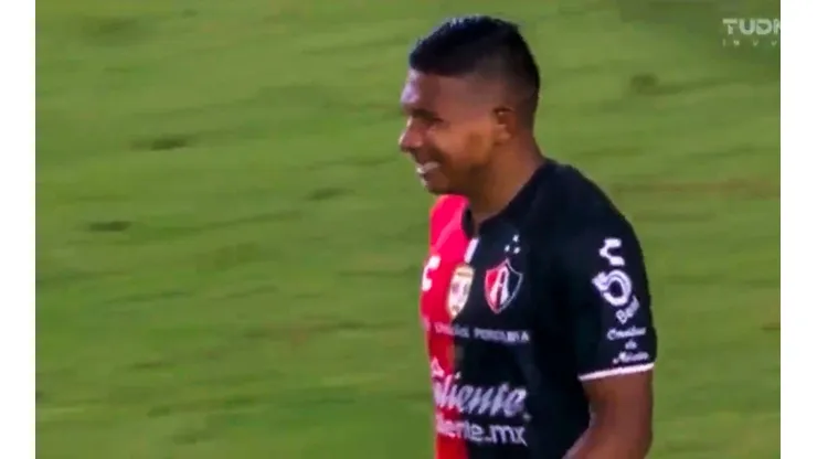 Edison Flores erró penal y le llovieron críticas por hinchas del Atlas. (Foto: Captura de pantalla)