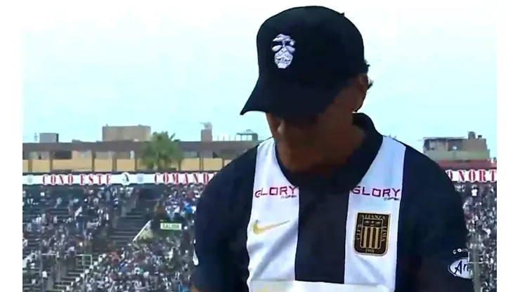 Más hincha que nunca: Renato Tapia estuvo en Matute y fue recibido de esta manera. (Foto: Captura de pantalla)