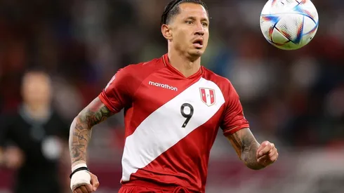 Lapadula es seguido por Parma