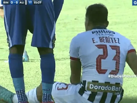 ¿Se ahogó en la altura? Edgar Benítez salió 'lesionado' e hinchas lo destrozan