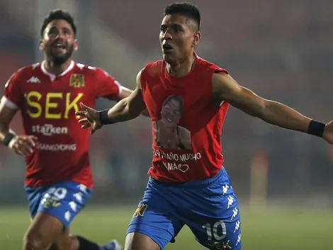 Jugador chileno llora la partida de Paolo Hurtado de Unión Española