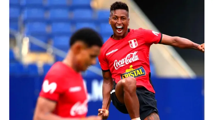 Pedro Aquino, volante de la Selección Peruana. (Foto: Twitter Selección Peruana)