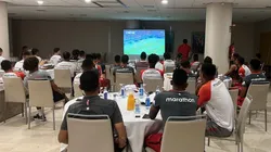 La Selección Peruana observó atentamente el duelo entre Australia y Emiratos Árabes. Foto: ESPN Perú