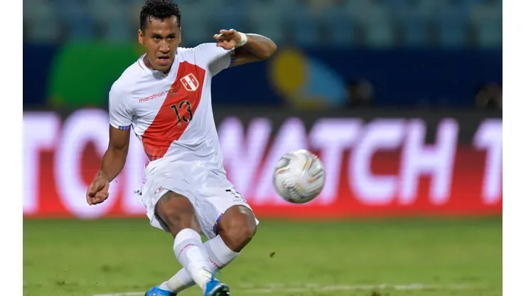 Renato Tapia analiza a Australia