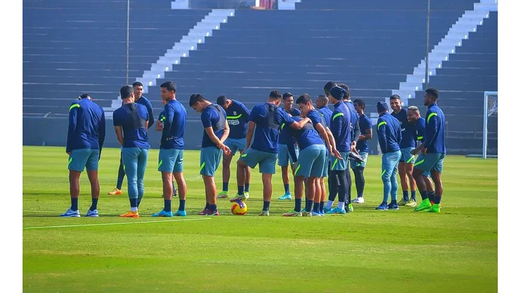 El plantel de Alianza Lima entrenando en Matute. (Foto: Twitter Alianza Lima)